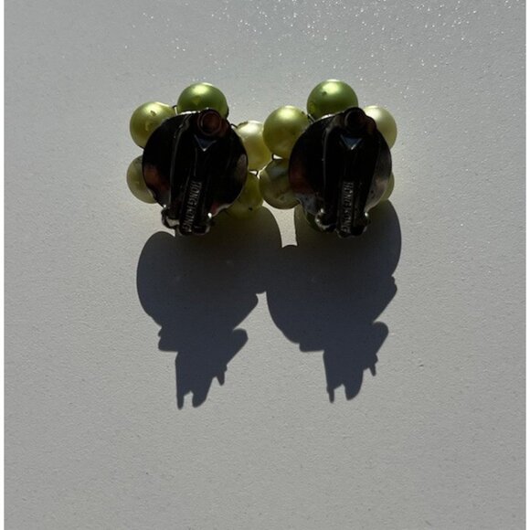 Vintage Clip On Earrings Cluster Green Leaves Round Beaded Hong Kong Soft 1" - Picture 10 of 12